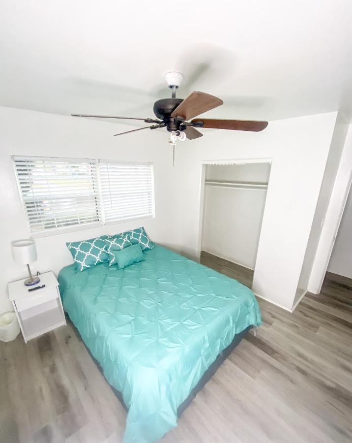 Uptown Inn & Suites St. Petersburg Luaran gambar