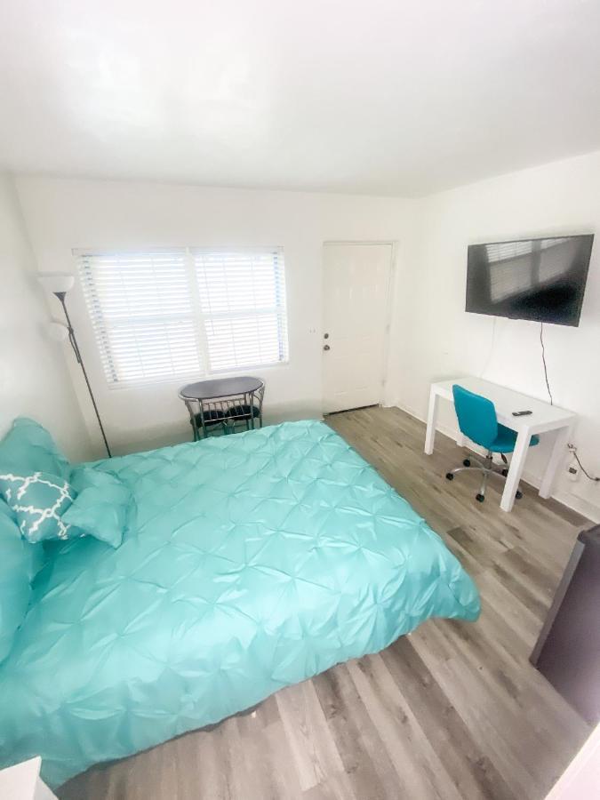 Uptown Inn & Suites St. Petersburg Luaran gambar