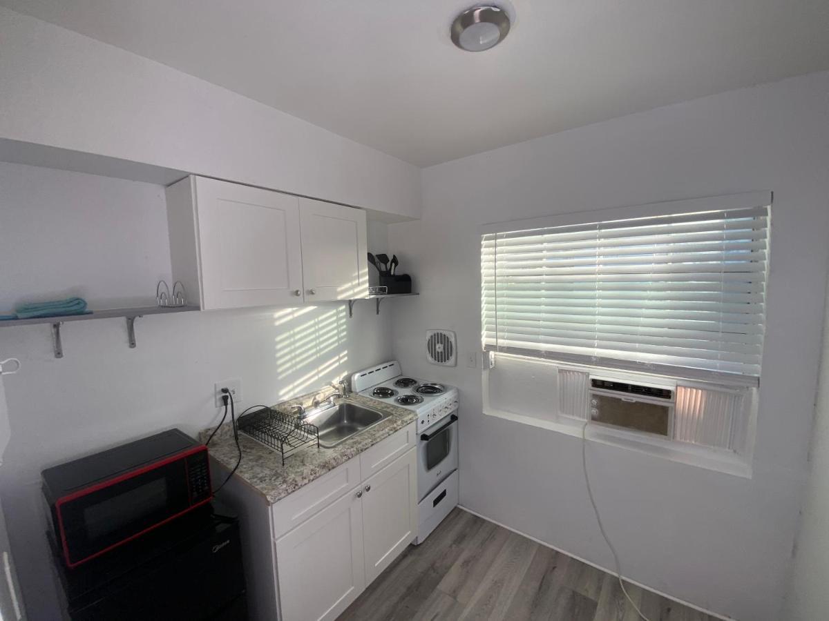 Uptown Inn & Suites St. Petersburg Luaran gambar