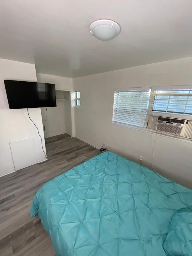 Uptown Inn & Suites St. Petersburg Luaran gambar