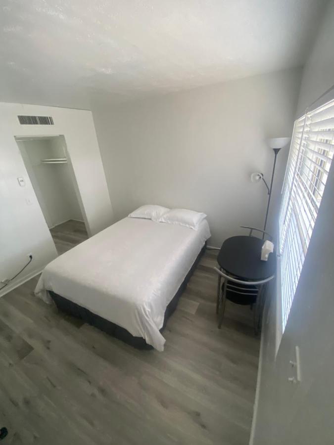 Uptown Inn & Suites St. Petersburg Luaran gambar