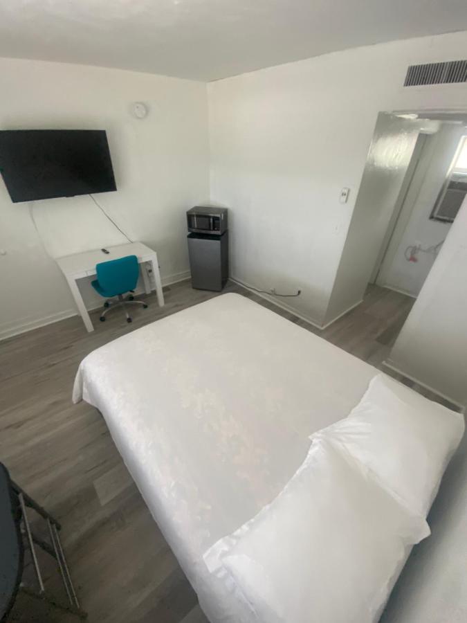 Uptown Inn & Suites St. Petersburg Luaran gambar