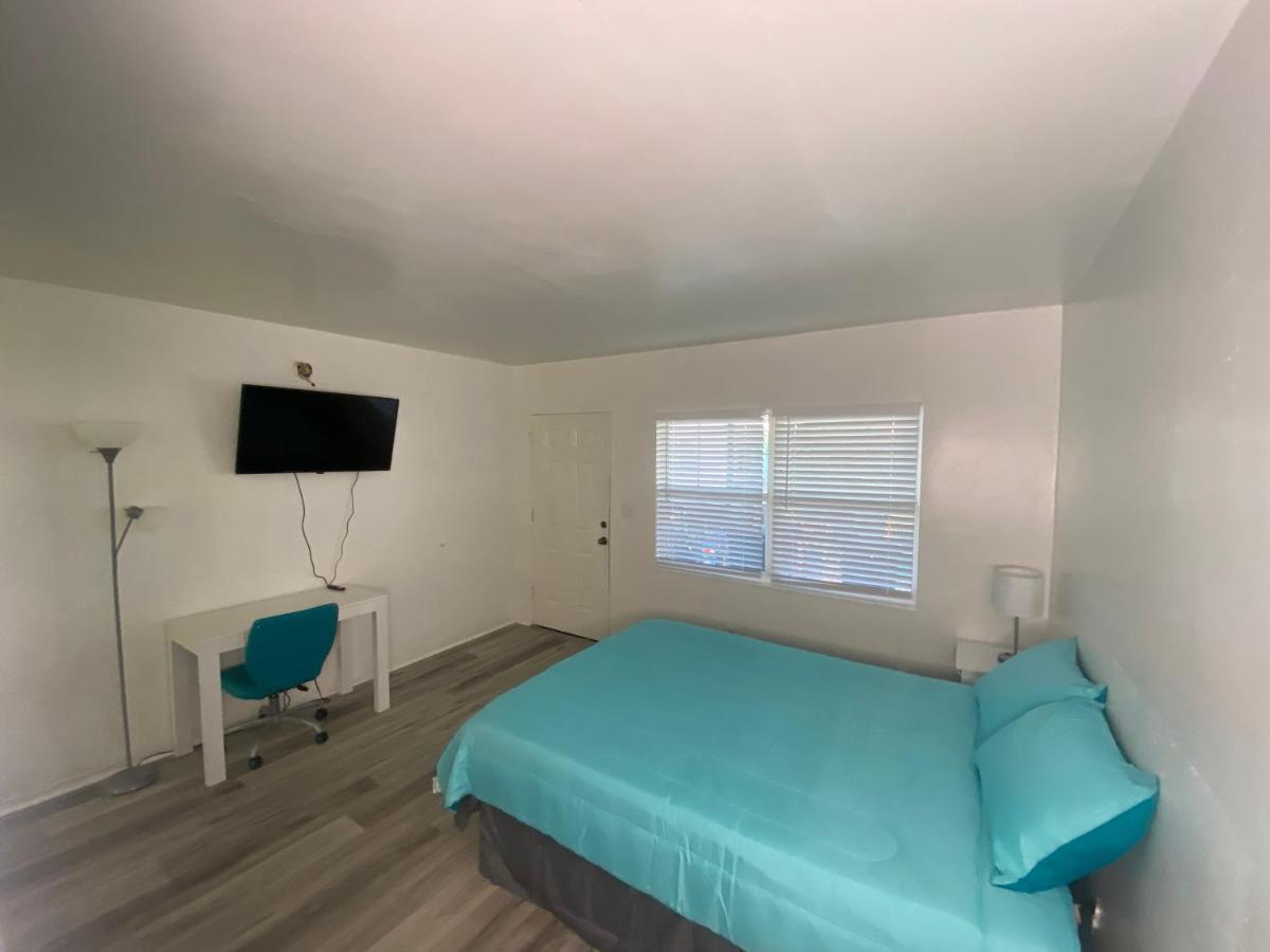 Uptown Inn & Suites St. Petersburg Luaran gambar