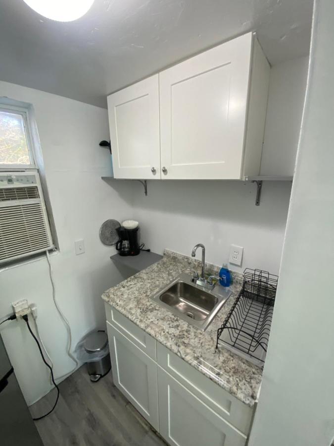 Uptown Inn & Suites St. Petersburg Luaran gambar