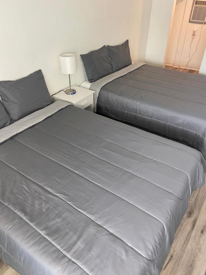 Uptown Inn & Suites St. Petersburg Luaran gambar