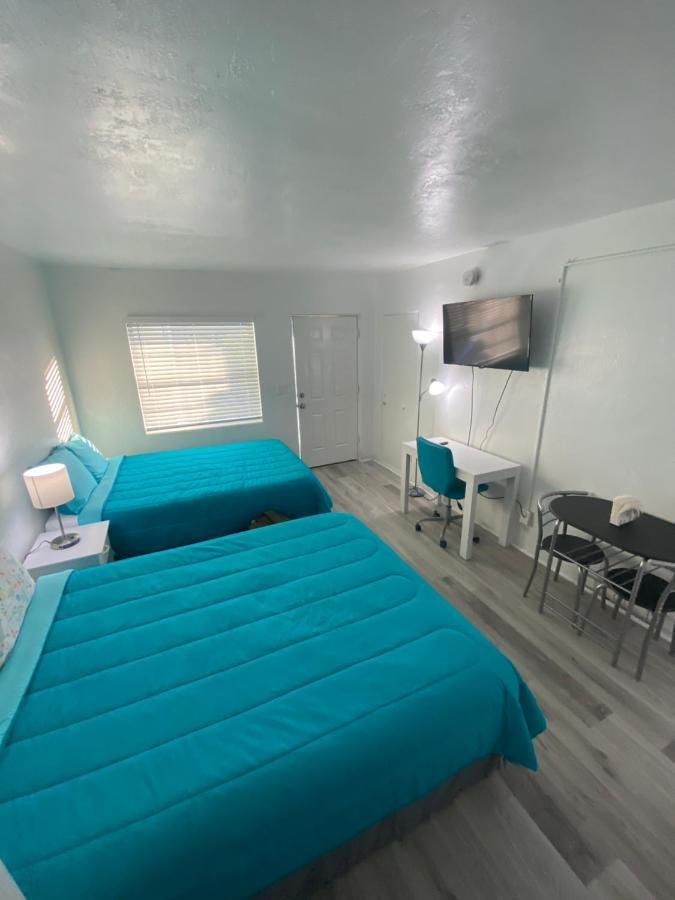 Uptown Inn & Suites St. Petersburg Luaran gambar