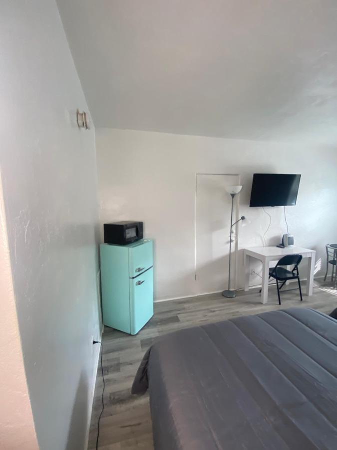 Uptown Inn & Suites St. Petersburg Luaran gambar
