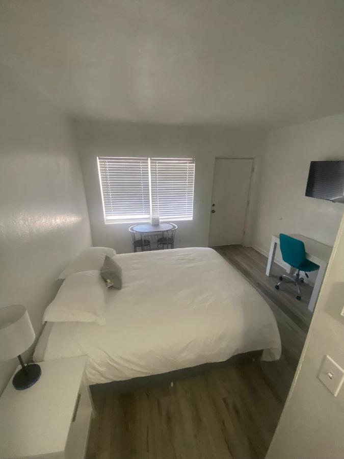 Uptown Inn & Suites St. Petersburg Luaran gambar