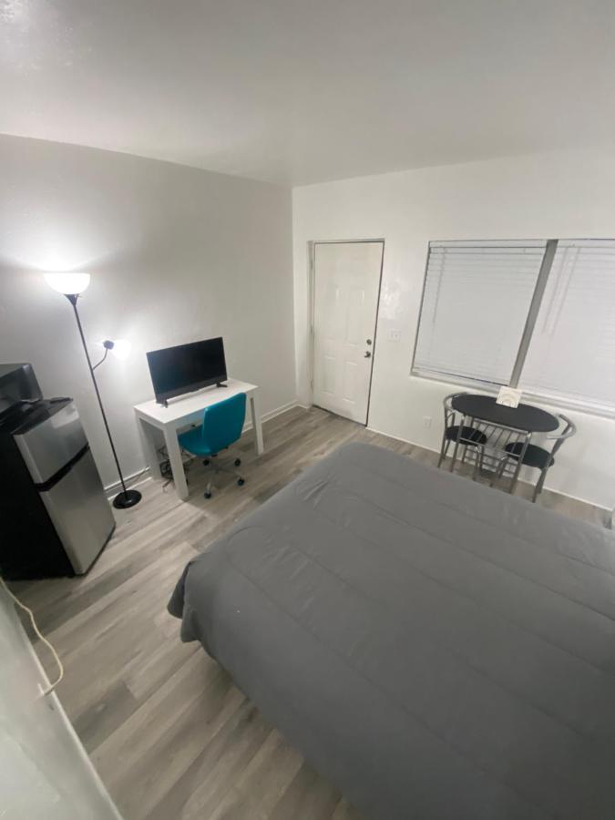 Uptown Inn & Suites St. Petersburg Luaran gambar