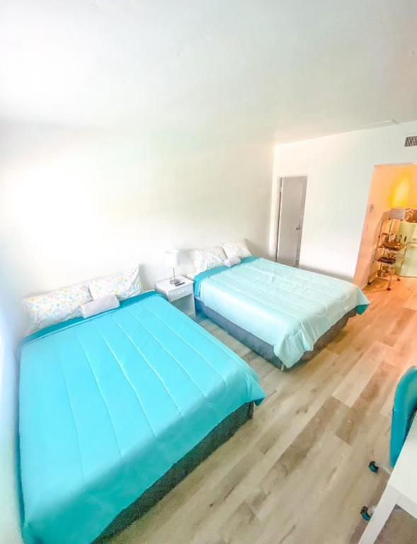 Uptown Inn & Suites St. Petersburg Luaran gambar